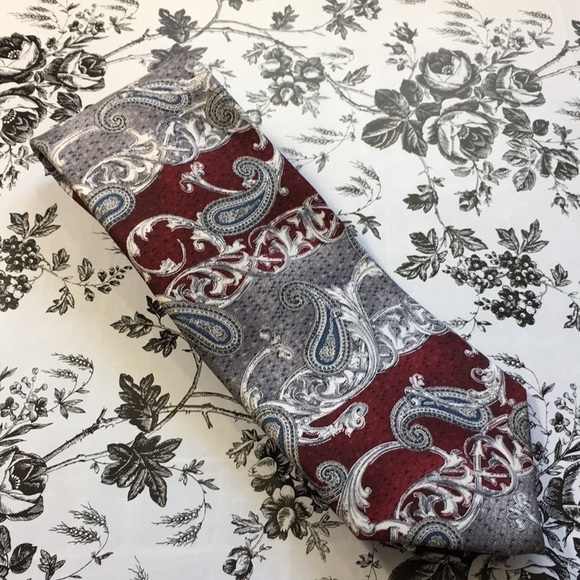 𝅺STAFFORD Men’s Silk Tie Paisley Red & Gray - Picture 1 of 3